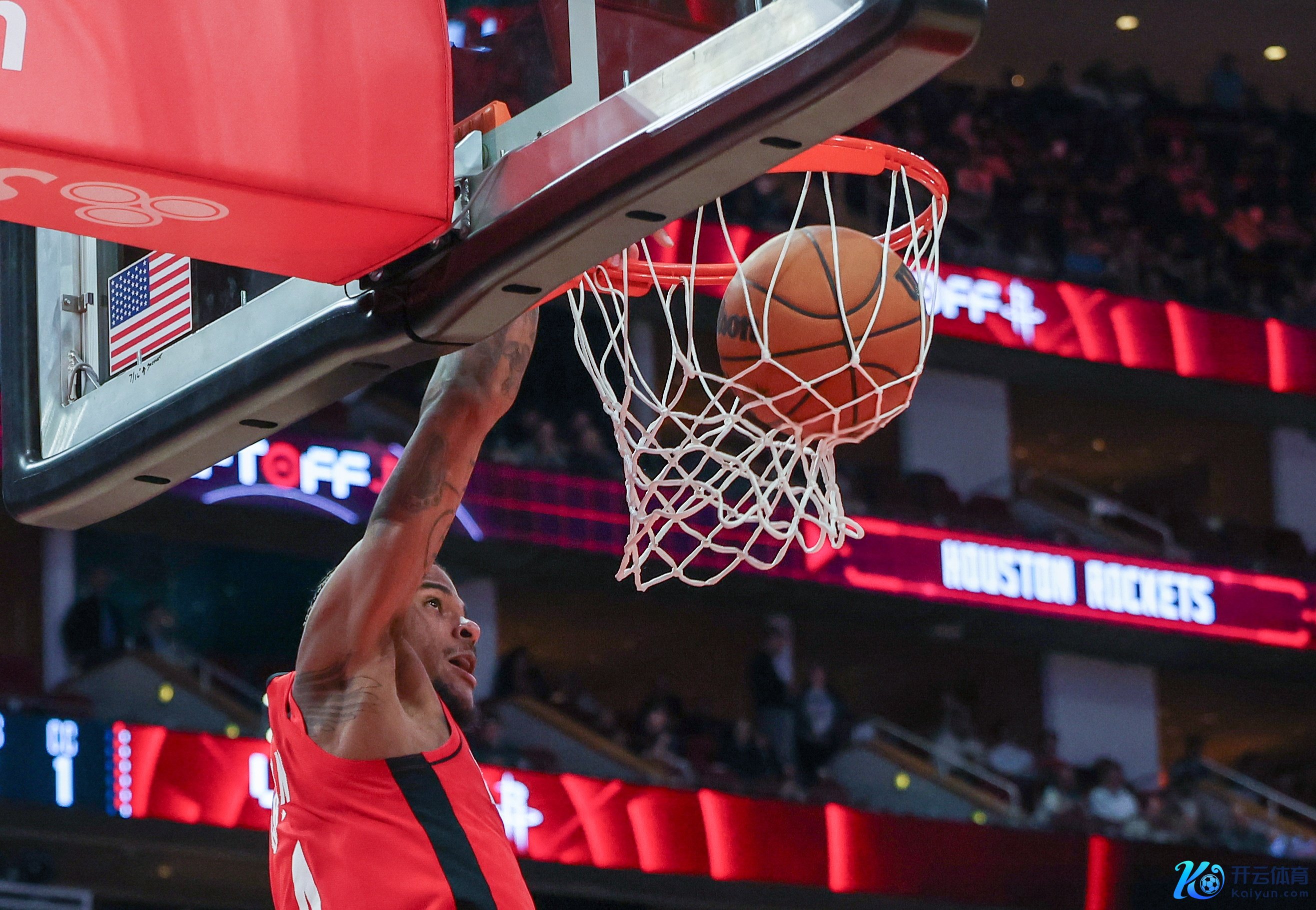 杰伦-格林：我的膝盖上方有块淤伤 我偶然不太敢发力